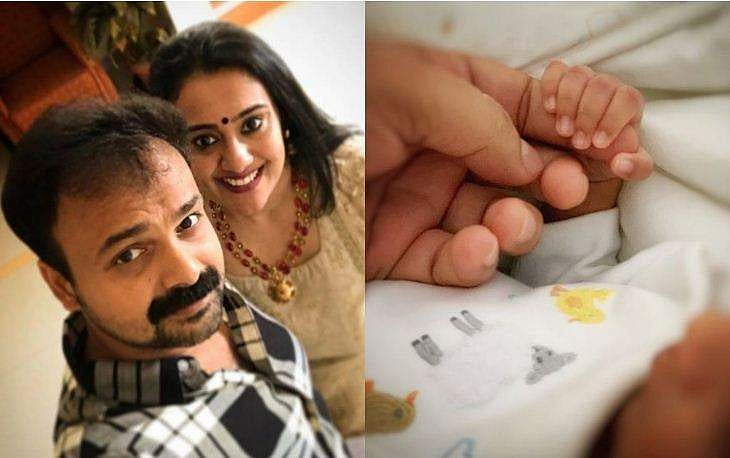 'ബികെ അതോ ഐകെബി', ഇതില്‍ ഏതായിരിക്കുമെന്ന് ചാക്കോച്ചന്‍; ഐകെബിക്ക് വോട്ട് ചെയ്ത് ടൊവിനോയും സംയുക്തയും  