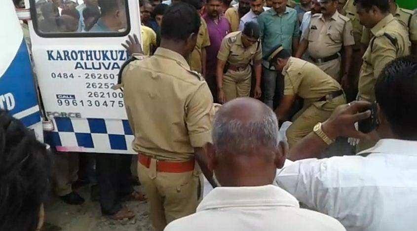 ആലുവയിൽ ബസിടിച്ച് വൃദ്ധ മരിച്ചു