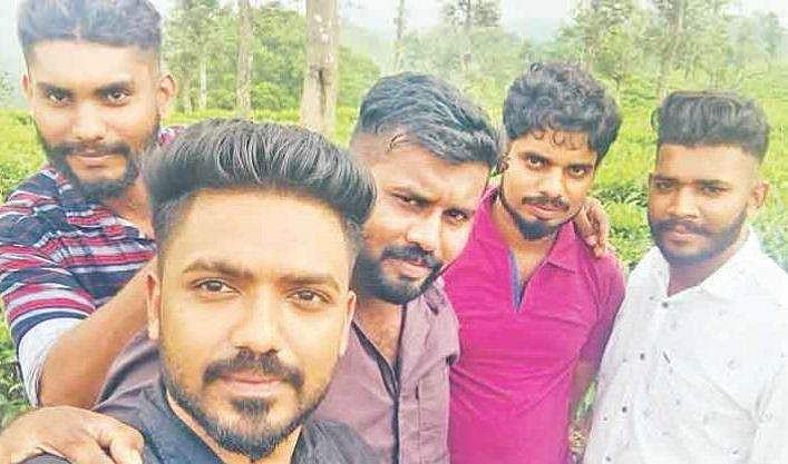 ജീവിച്ചിരിക്കെ സമൂഹമാധ്യമങ്ങളിൽ യാത്രാമൊഴിയും ആദരാഞ്​ജലിയും​; പരാതിയുമായി യുവാക്കൾ  