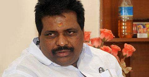 'പാര്‍ട്ടിയിലെ ചില സോപ്പു കുട്ടന്മാരും അമുല്‍ ബേബിമാരും നവ മാധ്യമങ്ങള്‍ വഴി ആക്രമിക്കുന്നു'; അംഗീകരിക്കാനാവില്ലെന്ന് കൊടിക്കുന്നില്‍