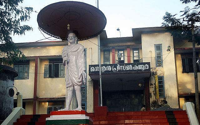 കണ്ണൂര്‍ സെന്‍ട്രല്‍ ജയിലില്‍ നിന്നും വീണ്ടും ഫോണുകള്‍ പിടികൂടി