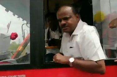 ഞാന്‍ എന്തിന് പരാതി കേള്‍ക്കണം, നിങ്ങളെല്ലാവരും മോദിക്ക് വോട്ട് ചെയ്തവരല്ലേ?; രോഷാകുലനായി കുമാരസ്വാമി ( വീഡിയോ) 