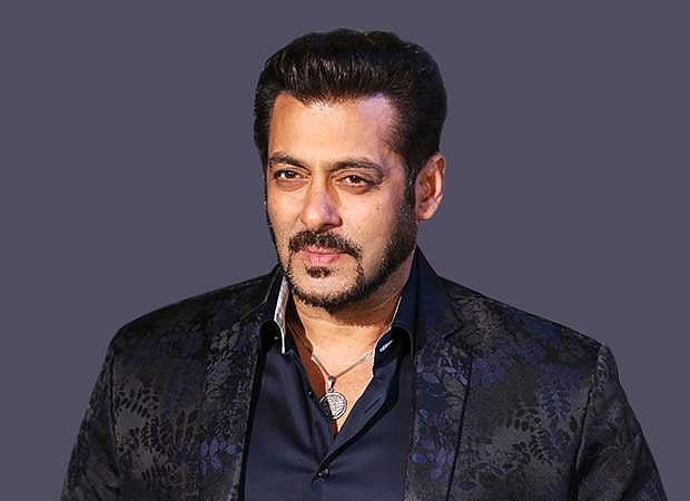 ആരാധികയായ കുട്ടിയെ പിടിച്ച് മാറ്റി; സുരക്ഷാ ഉദ്യോഗസ്ഥന്റെ മുഖത്തടിച്ച് സല്മാന് ഖാന്: വിവാദം