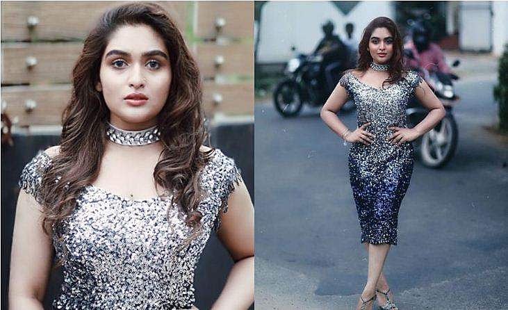 'വണ്ടി ഇടിക്കാത്തതിന് ദൈവത്തിന് നന്ദി'; ക്ലിക്കിനായി നടുറോഡില്‍ പോസ് ചെയ്ത് പ്രയാഗ 