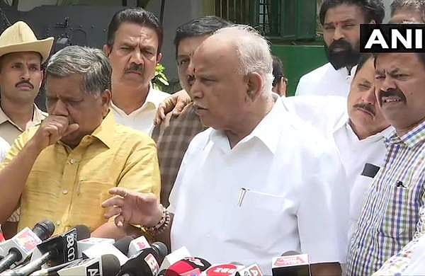 സര്‍ക്കാരിനെ പിരിച്ചുവിടണമെന്ന് ബിജെപി, യെദ്യൂരപ്പ ഗവര്‍ണറെ കണ്ടു