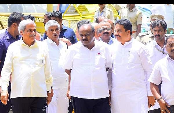 കര്‍ണാടകയില്‍ ട്വിസ്റ്റ്: ബിജെപിയുമായി ചേരാന്‍ ജെഡിഎസ്?; പിന്നാമ്പുറ ചര്‍ച്ചകള്‍ നടക്കുന്നതായി റി്‌പ്പോര്‍ട്ട്