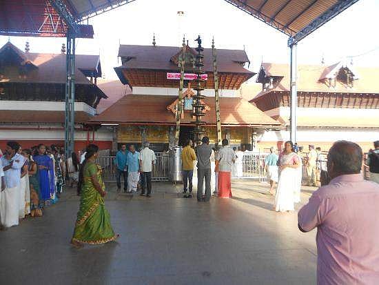 ഗുരുവായൂര്‍ ക്ഷേത്രത്തില്‍ നിന്ന് കാണാതായ ശംഖ് ഒരുമാസത്തിന് ശേഷം കൊറിയറില്‍ തിരിച്ചെത്തി; കൂടെയൊരു കുറിപ്പും