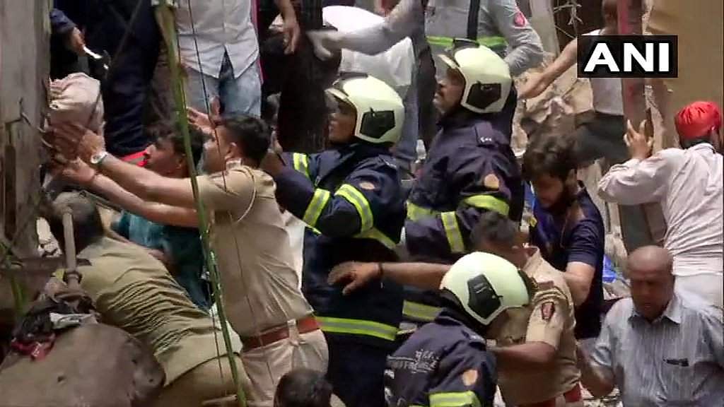 മുംബൈയില്‍ നാലുനില കെട്ടിടം തകര്‍ന്നുവീണു, രണ്ടുപേര്‍ മരിച്ചു; 40 പേര്‍ കുടുങ്ങിക്കിടക്കുന്നതായി സൂചന