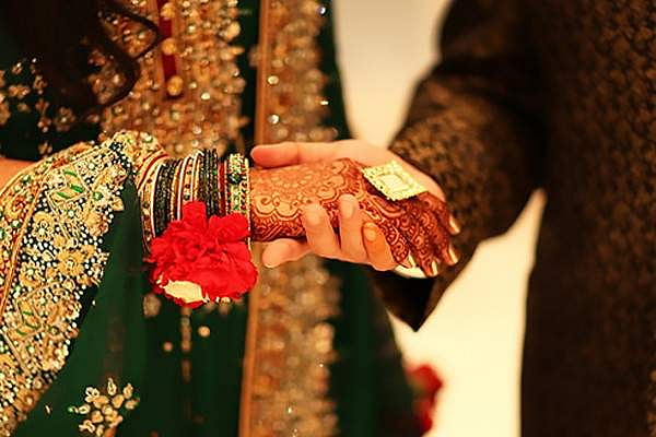 സാമൂഹിക അകലം പാലിച്ചില്ല; കോവിഡ് പ്രോട്ടോകോള്‍ ലംഘിച്ച് വിവാഹാഘോഷം; നവവരന്‍ അറസ്റ്റില്‍