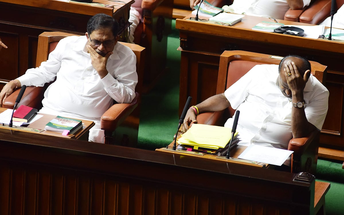 നാളെ ഉച്ചയ്ക്ക് വിശ്വാസ വോട്ടെടുപ്പ് നടത്തണം; കര്‍ണാടക സര്‍ക്കാരിനോട് ഗവര്‍ണര്‍, സമരം തുടര്‍ന്ന് ബിജെപി