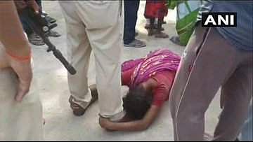 പശുമോഷണം ആരോപിച്ച് മൂന്നുപേരെ നാട്ടുകാര്‍ തല്ലിക്കൊന്നു