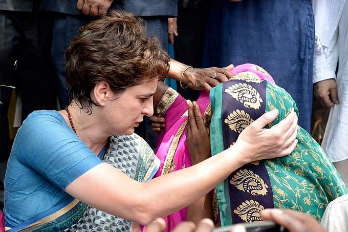 24 മണിക്കൂര്‍ നീണ്ട കുത്തിയിരിപ്പ് സമരം, ഒടുവില്‍ യോഗി സര്‍ക്കാര്‍ വഴങ്ങി; പ്രിയങ്ക മടങ്ങിയത് മരിച്ചവരുടെ ബന്ധുക്കളെ കണ്ടശേഷം 