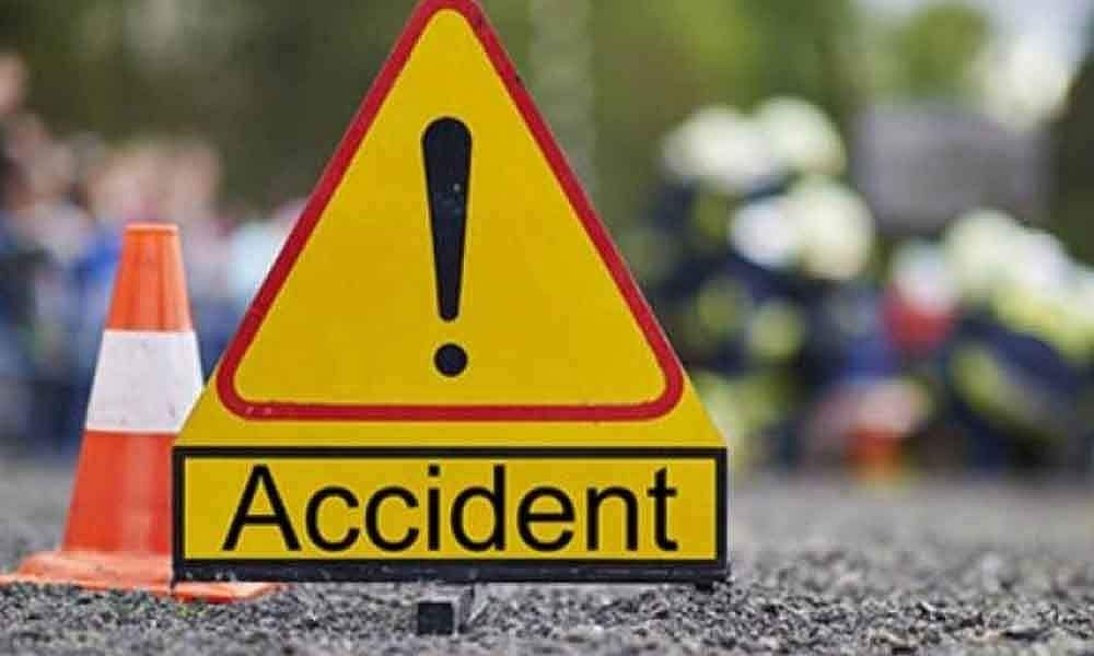 പാലായില് സ്കൂള് ബസ് നിയന്ത്രണംവിട്ട് മറിഞ്ഞു; പത്ത് വിദ്യാര്ത്ഥികള്ക്ക് പരിക്ക്