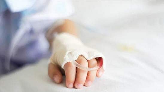 അമ്മയുടെ കൈയില്‍ നിന്നും ഒന്നരവയസുകാരന്‍ റോഡില്‍ തെറിച്ചുവീണു; ദാരുണാന്ത്യം