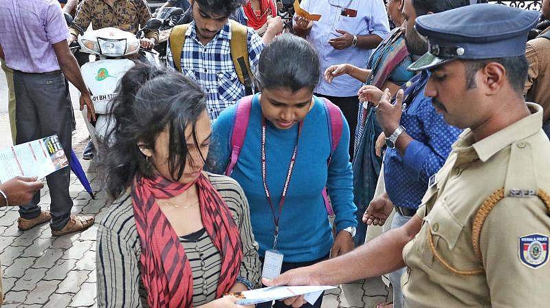 യൂണിവേഴ്സിറ്റി കൊളജിൽ സുരക്ഷ ഒരുക്കാൻ വനിത പൊലീസ് മതിയെന്ന് കൗണ്‍സില്‍; അഞ്ചു പേരെ അയക്കാന്‍ തീരുമാനം