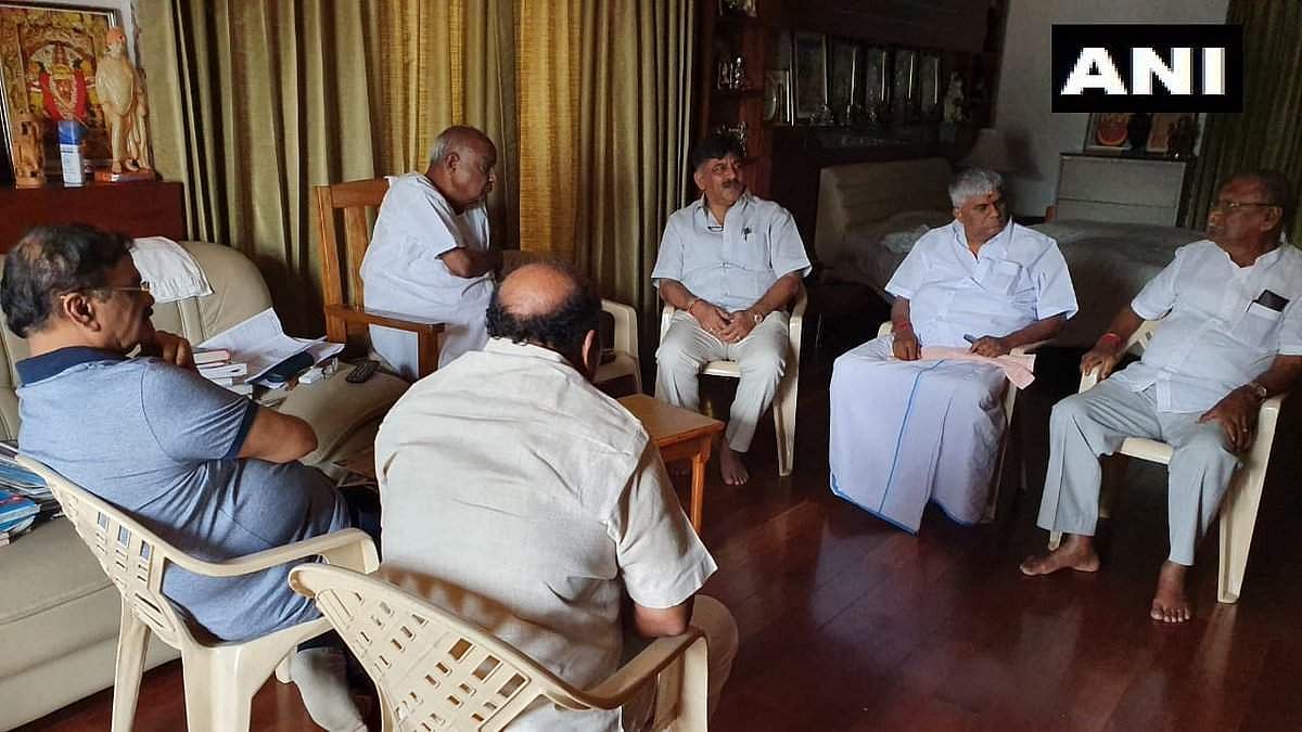 സഖ്യസര്ക്കാരിനെ നിലനിര്ത്താന് മറുതന്ത്രവുമായി കോണ്ഗ്രസ് ; വിമതര്ക്ക് മന്ത്രിപദവി വാഗ്ദാനം ; നിര്ണായക ചര്ച്ചകള്