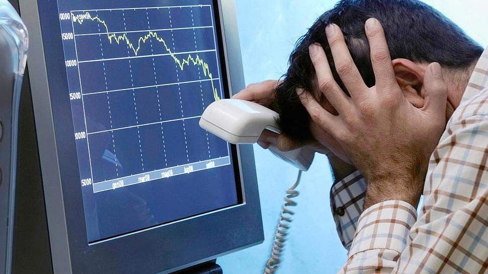 ഓഹരിവിപണി കൂപ്പുകുത്തി, സെന്‍സെക്‌സ് 900 പോയിന്റ് ഇടിഞ്ഞു; 2019ലെ 'കറുത്തദിനം'