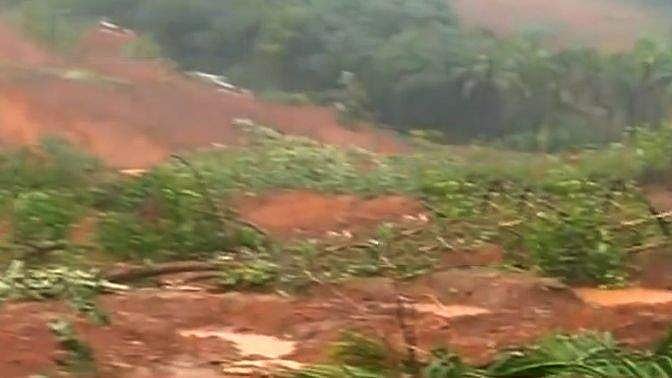 കവളപ്പാറയില്‍ കണ്ണീര്‍മഴ; മരണസംഖ്യ അഞ്ചായി; മണ്ണിനടിയില്‍ കുട്ടികളടക്കം 58 പേര്‍, തെരച്ചില്‍ നിര്‍ത്തി