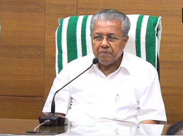 ചിഹ്നം ധരിച്ച് ആരും ക്യാമ്പില്‍ കയറേണ്ട ; ചുമതലയില്ലാത്തവര്‍ പ്രവേശിക്കരുത് ; ദുരിതാശ്വാസ നിധിയെക്കുറിച്ചുള്ള വ്യാജപ്രചാരണം നാടിനോടുചെയ്യുന്ന ഹീനകൃത്യം: മുഖ്യമന്ത്രി