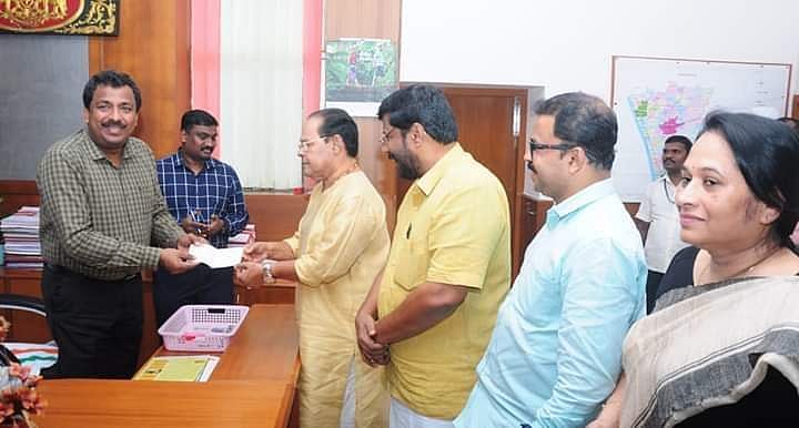 ഒരു വര്ഷത്തെ എംപി പെന്ഷന് മുഖ്യമന്ത്രിയുടെ ദുരിതാശ്വാസ നിധിയിലേക്ക് സംഭാവന ചെയ്ത് ഇന്നസെന്റ്