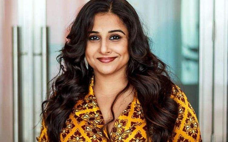 ജവാന്മാരെപ്പോലെ അവരും പോരാടുകയാണ്, ആരോ​ഗ്യപ്രവർത്തകർക്ക് സഹായവുമായി വിദ്യാ ബാലൻ; വിഡിയോ