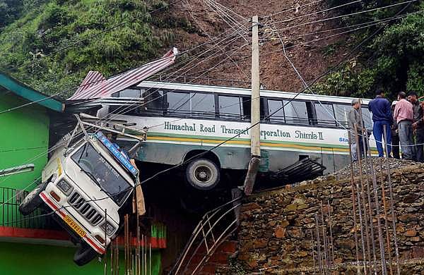 ഉത്തരേന്ത്യയില്‍ പ്രളയക്കെടുതി: കരവിഞ്ഞ് യമുന; ഡല്‍ഹിയില്‍ കനത്ത ജാഗ്രത; ഹിമാചലില്‍ മേഘവിസ്‌ഫോടനം, മരണം30