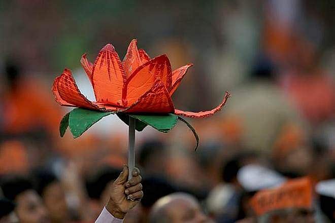 തെലങ്കാനയിലും ടിഡിപിയെ വിടാതെ ബിജെപി; 60നേതാക്കളും ആയിരത്തോളം അണികളും പാര്‍ട്ടിയില്‍ ചേര്‍ന്നു