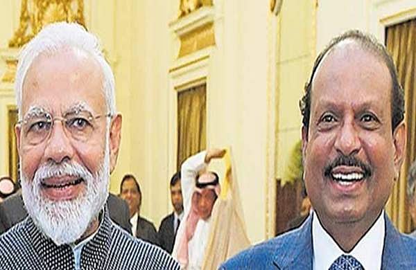 കശ്മീരില്‍ നിന്ന് പച്ചക്കറികളും പഴങ്ങളും ശേഖരിക്കും, നൂറ് കശ്മീരികള്‍ക്ക് ജോലി: യൂസഫലിയുടെ ഉറപ്പ്; അഭിനന്ദിച്ച് പ്രധാനമന്ത്രി