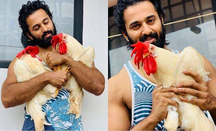 'ഇത് എന്റെ കോഴി സുഹൃത്തുക്കൾ, നിങ്ങളുടെ കോഴി ചങ്കിനെ ടാഗ് ചെയ്യു'; രസകരമായ പോസ്റ്റുമായി ഉണ്ണി മുകുന്ദൻ 