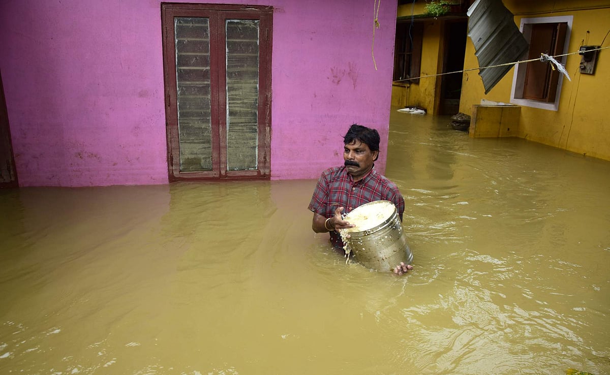 പ്രളയദുരിതാശ്വസം: 10,000രൂപ വിതരണം ഈയാഴ്ച മുതല്‍, സെപ്റ്റംബര്‍ ഏഴിന് മുമ്പ് പൂര്‍ത്തിയാക്കുക ലക്ഷ്യം