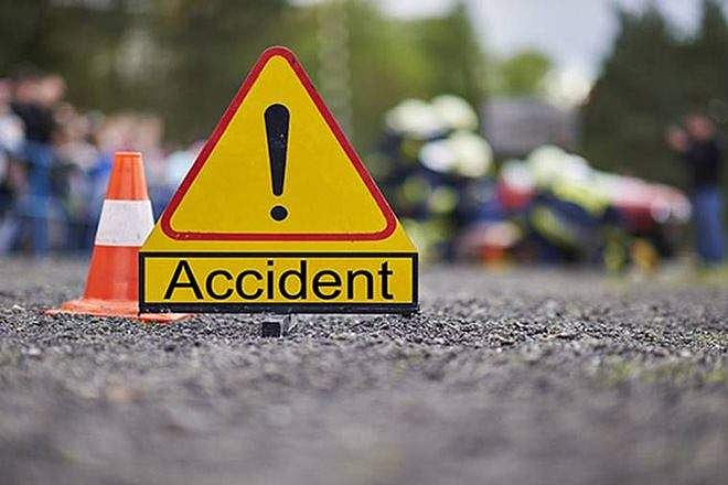 ടിപ്പര്‍ മറിഞ്ഞു; വണ്ടിയില്‍ കുടുങ്ങിയ ഡ്രൈവറെ ഒരു മണിക്കൂറിന് ശേഷം സാഹസികമായി രക്ഷപ്പെടുത്തി