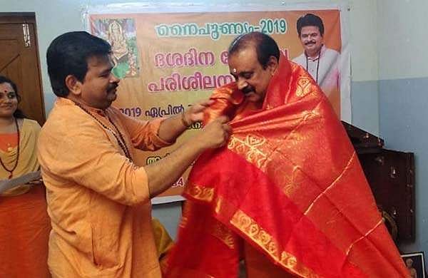ടിപി സെൻകുമാർ കേരള ​ഗവർണറാവുമോ? സാധ്യത കുമ്മനത്തിനെന്നു ബിജെപി നേതാക്കൾ; ചൂടേറിയ ചർച്ച