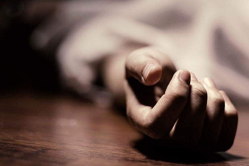 പ്രണയം തകര്ന്നു; ഞരമ്പ് മുറിച്ച് രക്തം കുപ്പിയിലാക്കി കാമുകിക്കയച്ചു; പിന്നാലെ മരണം