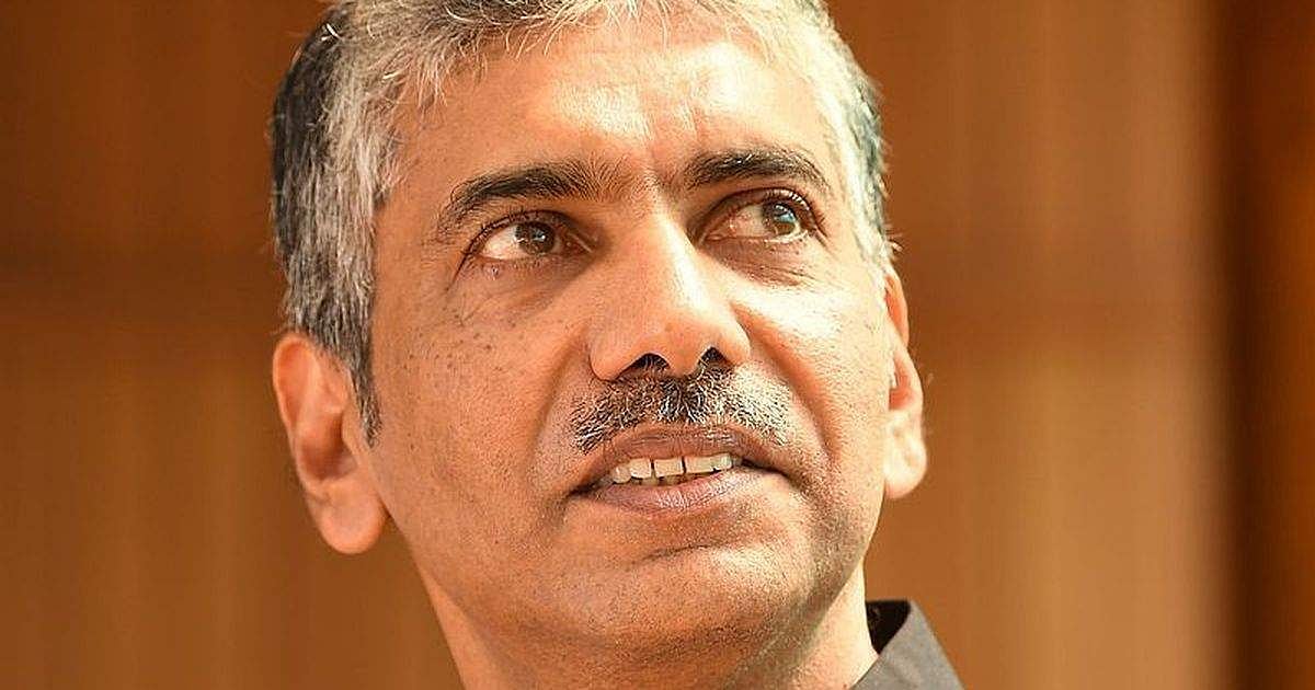'കൊമ്പ് വെട്ടാന് കോടാലി പോരാ; 100 തരം വ്യത്യസ്ത മഴുവുമായി ജേക്കബ് തോമസ്; ഇനി ആയുധം 'പരശുരാമന്റെ മഴു'