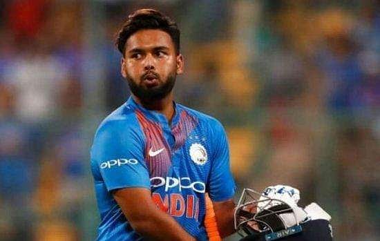 തുടരെ വിക്കറ്റ് വലിച്ചെറിഞ്ഞ് പന്തിന്റെ അലസത, ക്ഷമ പരീക്ഷിക്കരുതെന്ന് മുന്നറിയിപ്പ്‌