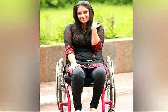 'നാടകം കളിക്കുന്നത് നിര്‍ത്തൂ'; വീല്‍ചെയറിലിരുന്ന യാത്രക്കാരിയോട് പൊട്ടിത്തെറിച്ച് വിമാനത്താവള ജീവനക്കാരി, ദുരനുഭവം