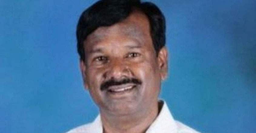 ജനപ്രതിനിധിക്കും ജാതിവെറിയില് നിന്ന് രക്ഷയില്ല; ദലിത് ബിജെപി എംപിയെ ഗ്രാമത്തില് കയറ്റാതെ തിരിച്ചയച്ച് നാട്ടുകാര്