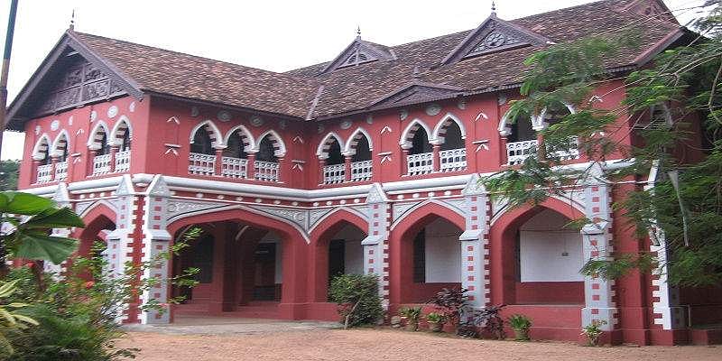 യൂണിവേഴ്‌സിറ്റി കോളജില്‍ കെഎസ്‌യുവിന്റെയും എഐഎസ്എഫിന്റെയും പത്രികകള്‍ കൂട്ടത്തോടെ തള്ളി