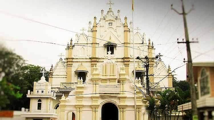കണ്ടനാട് പള്ളിയില്‍ സുപ്രീംകോടതി വിധി നടപ്പാക്കി; ഓര്‍ത്തഡോക്‌സ് വിഭാഗം കുര്‍ബാന നടത്തി