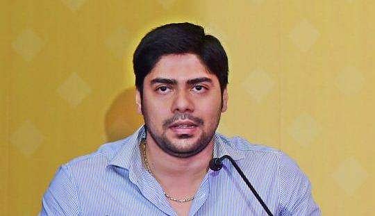 ആദ്യത്തെ കൺമണിയെ കണ്ടത് ഒരു നോക്കുമാത്രം; 'അച്ഛൻ കളക്ടർ' കാത്തിരിക്കുകയാണ് മകൾക്ക് പേരിടാൻ