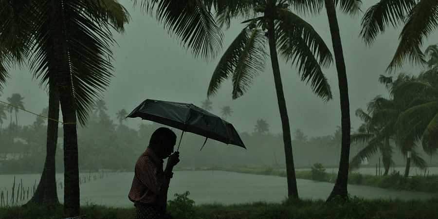 വീണ്ടും ന്യൂനമര്‍ദം ; കേരളത്തില്‍ പരക്കെ മഴയ്ക്ക് സാധ്യത, മുന്നറിയിപ്പ്