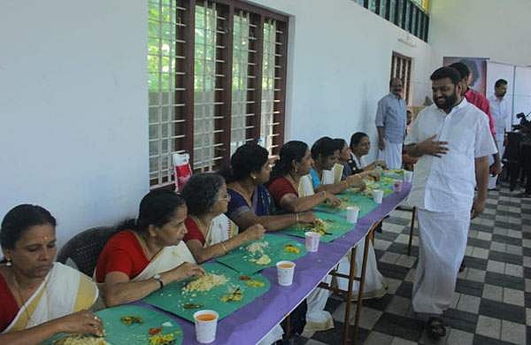 ബിജെപിക്കു കുറഞ്ഞത് എണ്ണായിരത്തിലേറെ വോട്ടുകള്‍; പോയത് എങ്ങോട്ടെന്നു ചര്‍ച്ച, ആരോപണം
