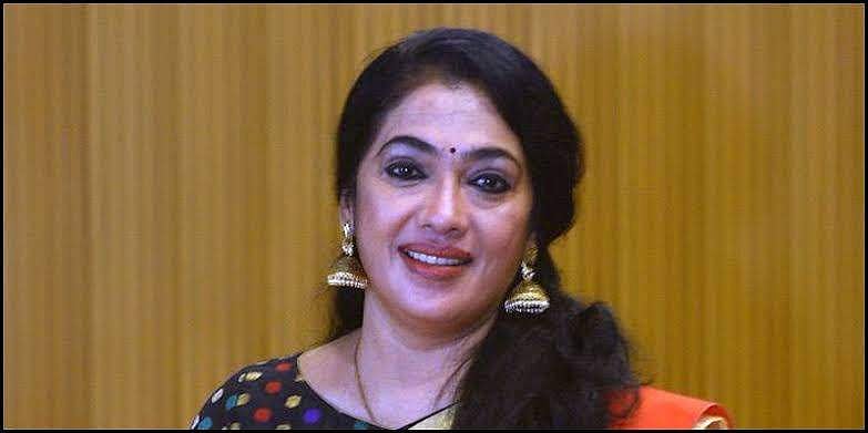 ''എന്നെ കൊന്ന് കര്‍പ്പൂരം കത്തിച്ച് വെക്കണോ?'': വ്യാജവാര്‍ത്തക്കെതിരെ തുറന്നടിച്ച് നടി രേഖ, വീഡിയോ