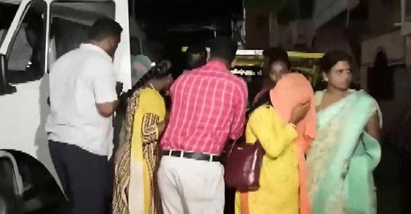 നീറ്റ് പരീക്ഷയില് ആള്മാറാട്ടം; മൂഖ്യസൂത്രധാരന് മലയാളി എന്ട്രന്സ് കോച്ചിങ് സെന്റര് ഉടമ; തട്ടിപ്പ് നടത്തിയ വിദ്യാര്ത്ഥികള് അറസ്റ്റില്