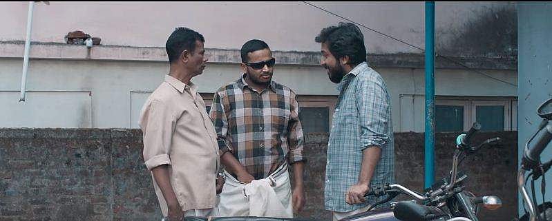 'കോംപ്ലാനല്ല, കോംപ്ലക്‌സിന് കയ്യും കാലും വച്ച കക്ഷി'; 'മനോഹര'വുമായി വിനീതും ഇന്ദ്രന്‍സും, ട്രെയിലര്‍ കാണാം