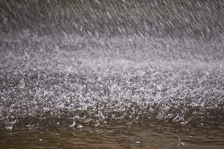 അവിട്ടം വരെ കനത്തമഴയില്ല, ചാറ്റല്‍ മഴയ്ക്ക് സാധ്യത; കടലില്‍ പോകുന്നവര്‍ക്ക് മുന്നറിയിപ്പ് 