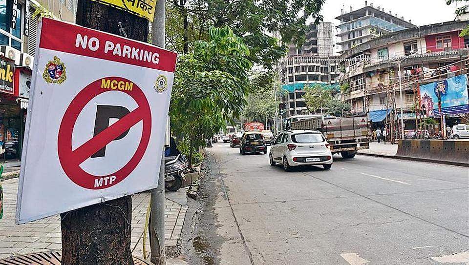 ഗതാഗത നിയമ ബോധവല്‍ക്കരണത്തിന് എത്തിയ എംഎല്‍എ കാര്‍ പാര്‍ക്ക് ചെയ്തത് 'നോ പാര്‍ക്കിംഗ്' ഏരിയയില്‍ ; ഫൈനടിച്ച് പൊലീസ്