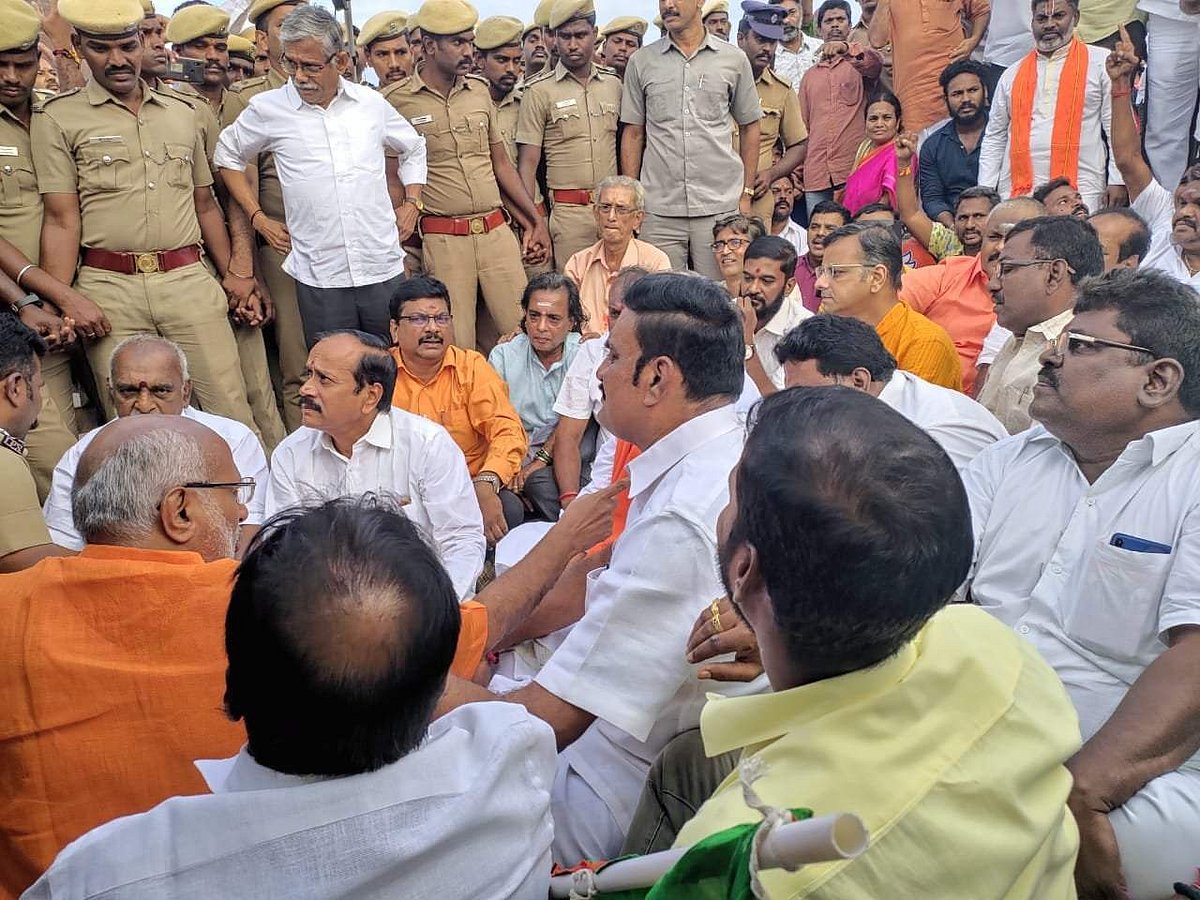 നെല്ലൈ കണ്ണനെ അറസ്റ്റ് ചെയ്യണമെന്ന് ആവശ്യപ്പെട്ട് സമരം; ബിജെപി ദേശീയ സെക്രട്ടറിയും മുൻ കേന്ദ്രമന്ത്രിയും കസ്റ്റഡിയിൽ
