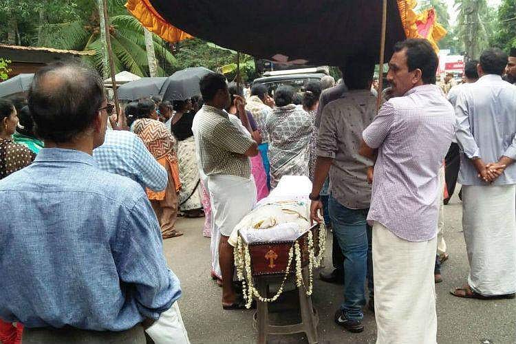 മൃതദേഹം വെച്ച് തര്‍ക്കം വേണ്ട ; സഭാതര്‍ക്കത്തില്‍ സര്‍ക്കാരിന്റെ ഇടപെടല്‍ ; ഓര്‍ഡിനന്‍സ്