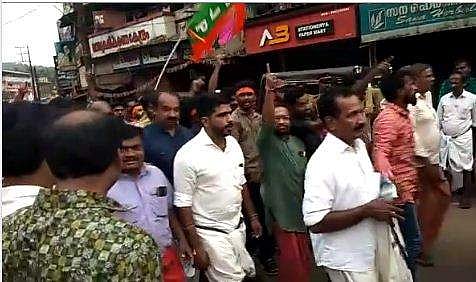 ഗുജറാത്ത് ഓര്‍മ്മയില്ലേ?; കുറ്റ്യാടിയില്‍ പ്രകോപനമുദ്രാവാക്യങ്ങളുമായി ബിജെപി